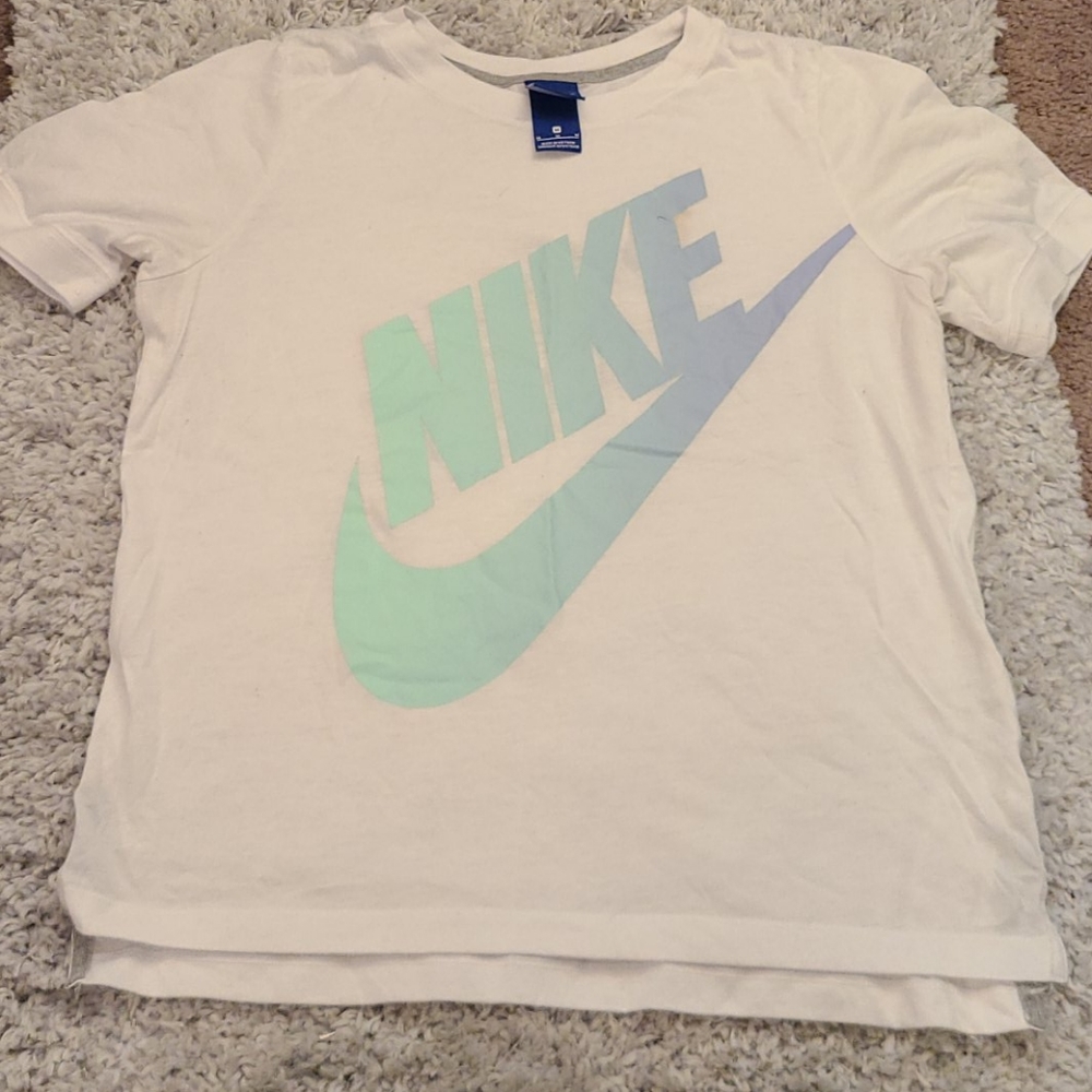 Nike T-shirt
